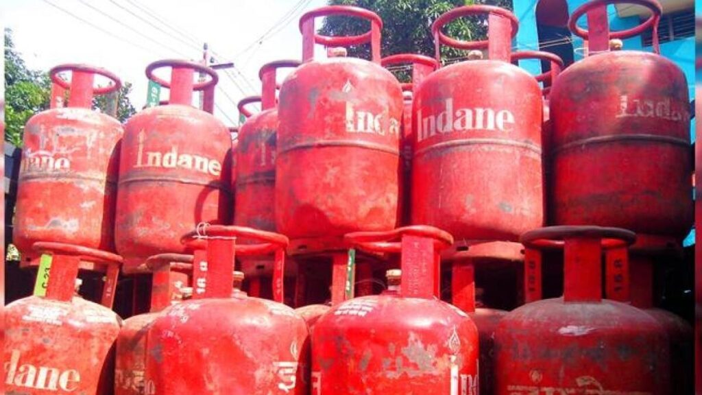 PM Modi Announces ₹100 Reduction in Domestic LPG Cylinder Prices on Women's Day 2024