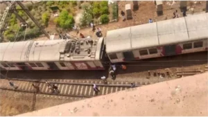 Mumbai: Local train derails at CSMT, Harbour line services affected