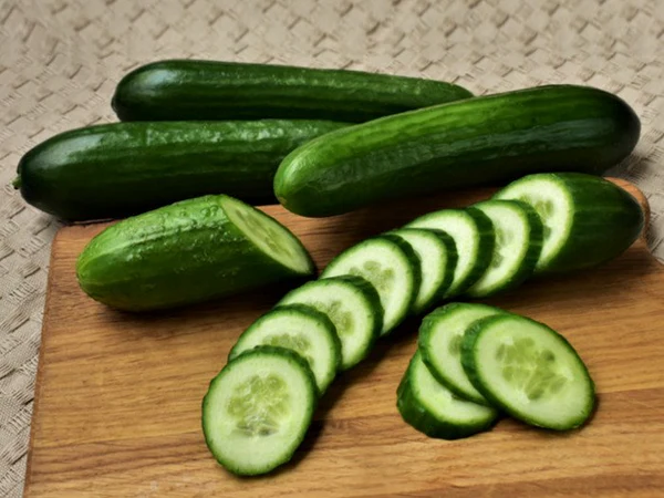 Summer's Refreshing Duo: Exploring the Health Secrets of Cucumber and Serpent Gourd